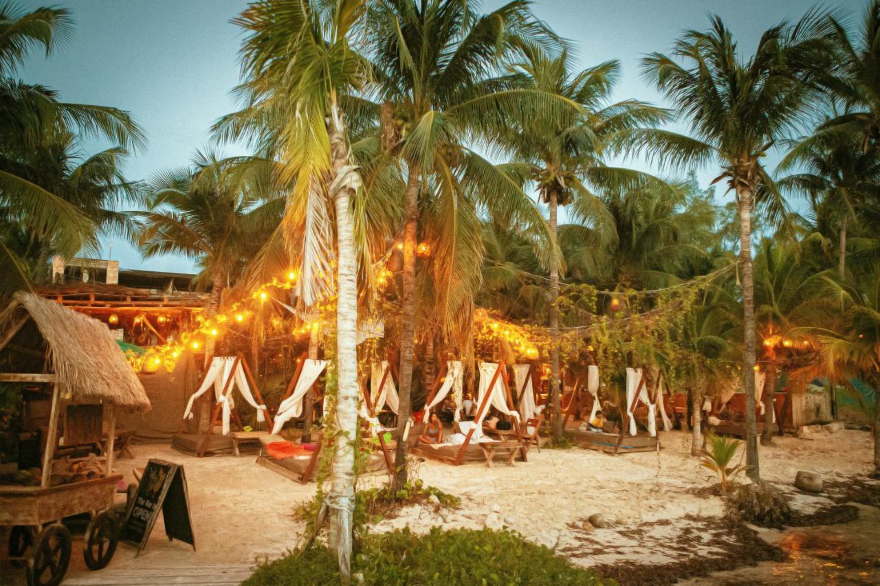 Nomads Hotel, Hostel & Beachclub Isla Mujeres Esterno foto